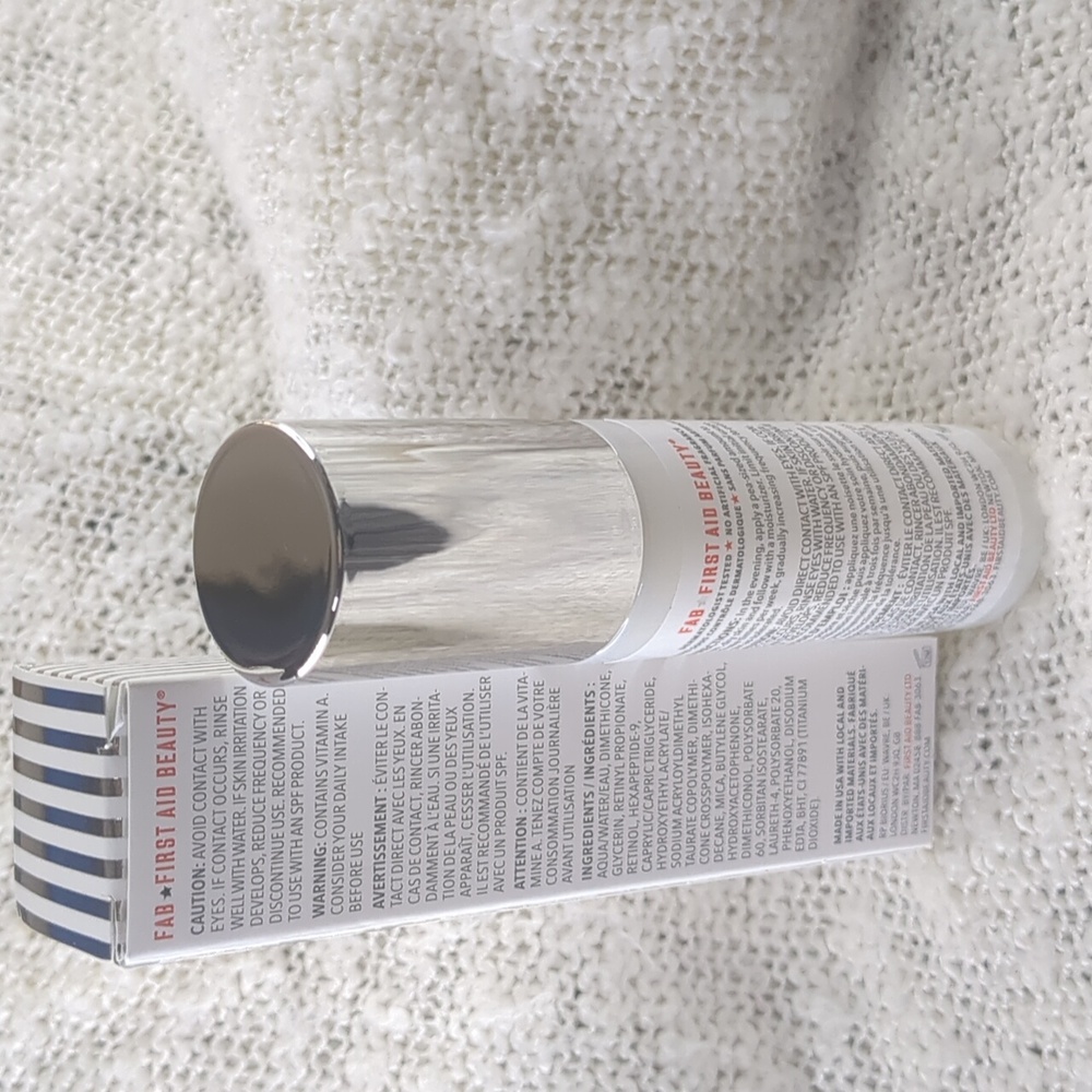 First Aid Beauty 0.3% Retinol Complex Serum with Peptides, 30ml/1.0fl oz - Picture 2 of 10